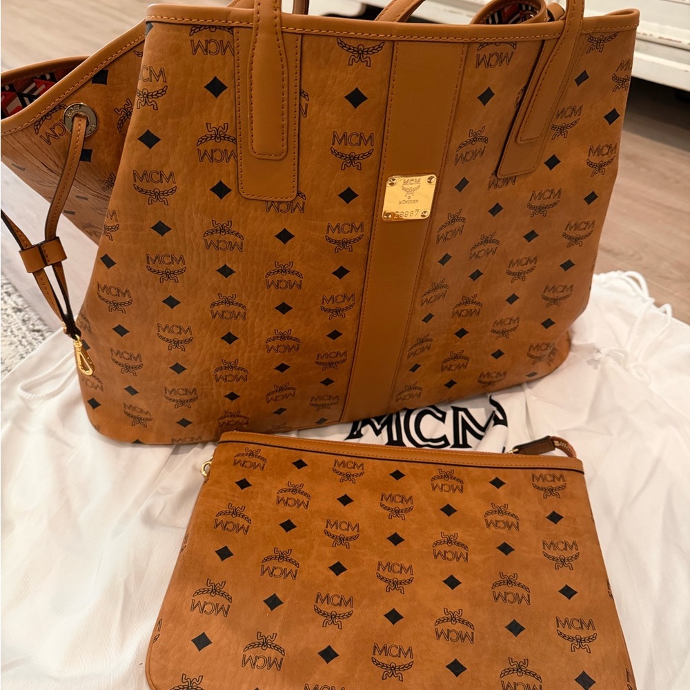 Brand New MCM Liz Large Reversible Tote Cognac